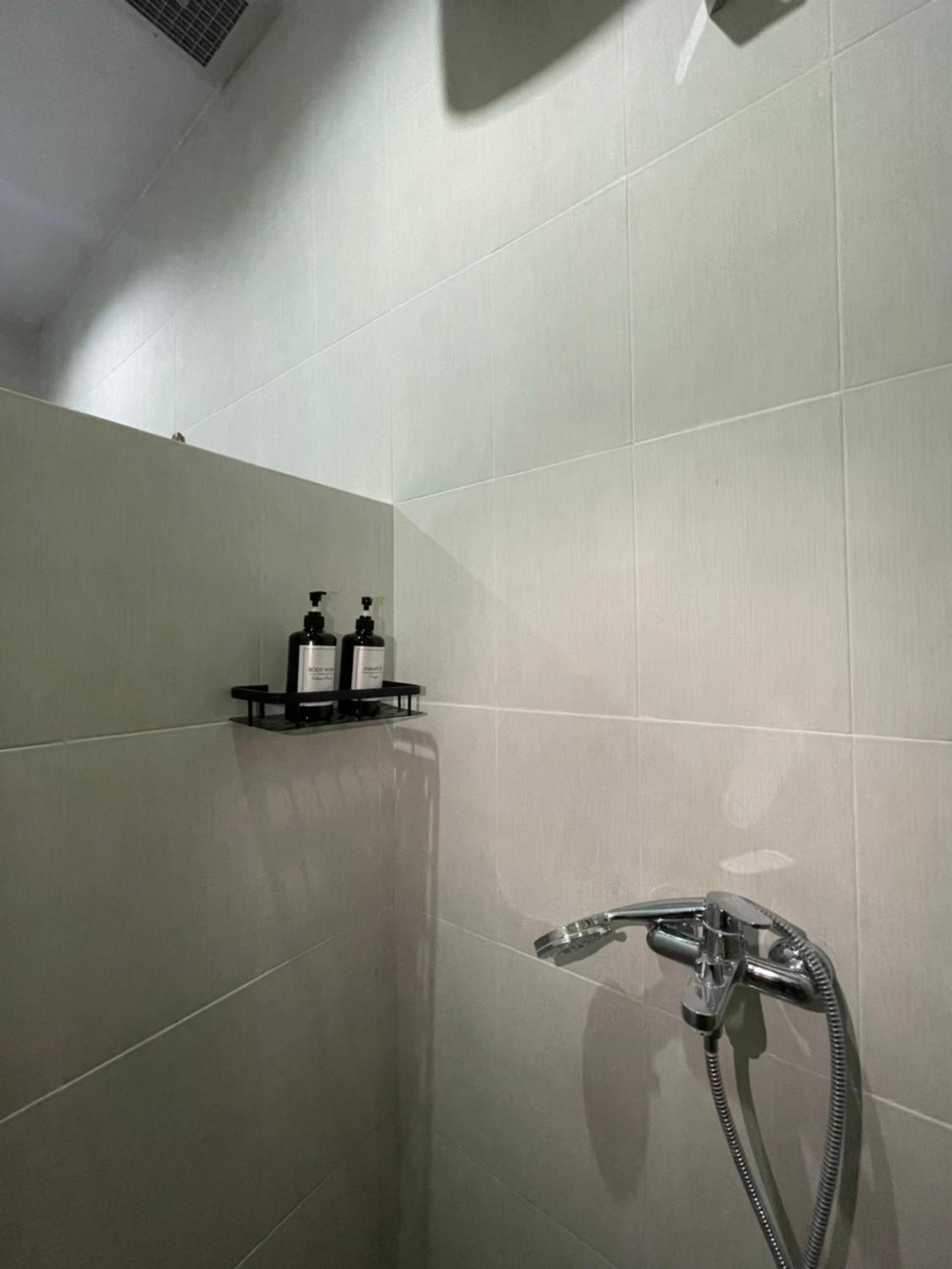 Chua Guest House Canggu Bagian luar foto